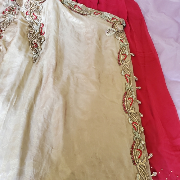 Saree - Picture 3 of 4